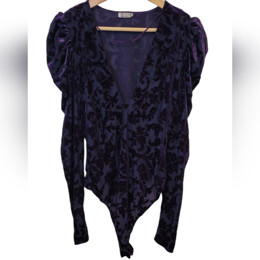 Free People Magic Hour Velvet Deep V-neck Puffed Sleeve Bodysuit Size Medium